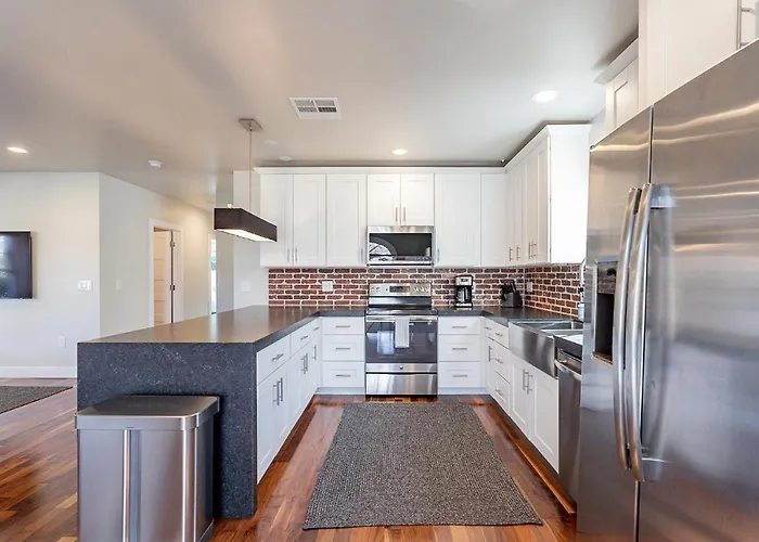 Phx Retreat Fully Remodeled Historic Holiday home *