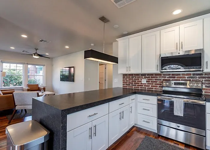 Phx Retreat Fully Remodeled Historic Holiday home *
